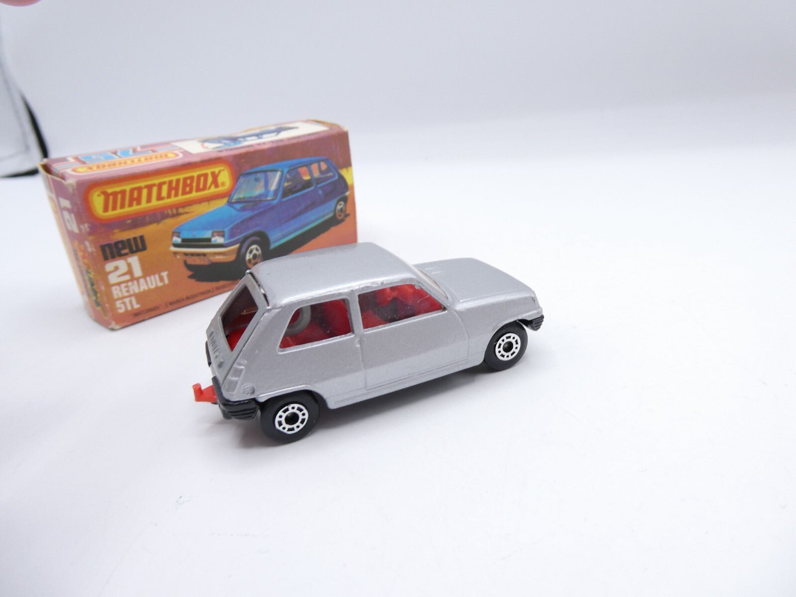 Matchbox Superfast 21 RENAULT 5TL in SILVER Damaged Box - Magic Matchbox