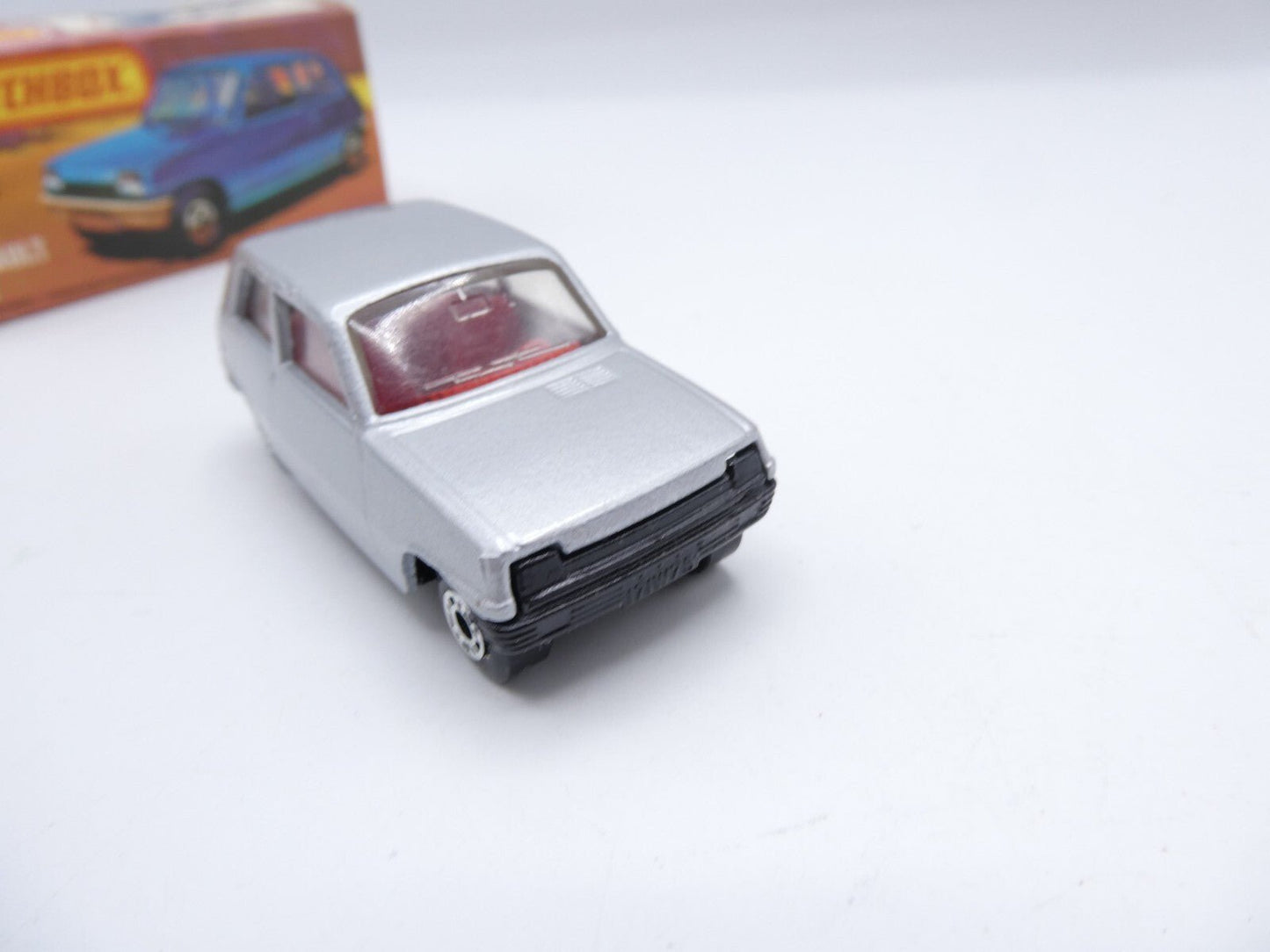 Matchbox Superfast 21 RENAULT 5TL in SILVER Damaged Box - Magic Matchbox