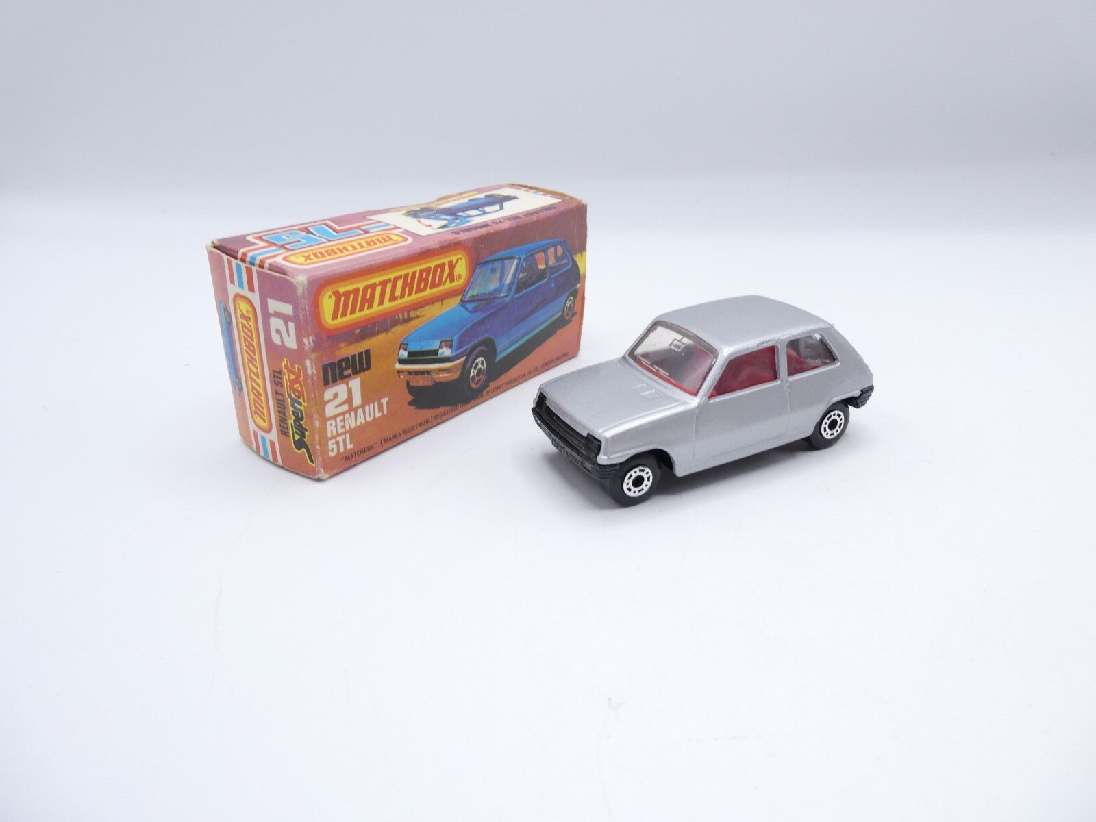 Matchbox Superfast 21 RENAULT 5TL in SILVER Damaged Box - Magic Matchbox