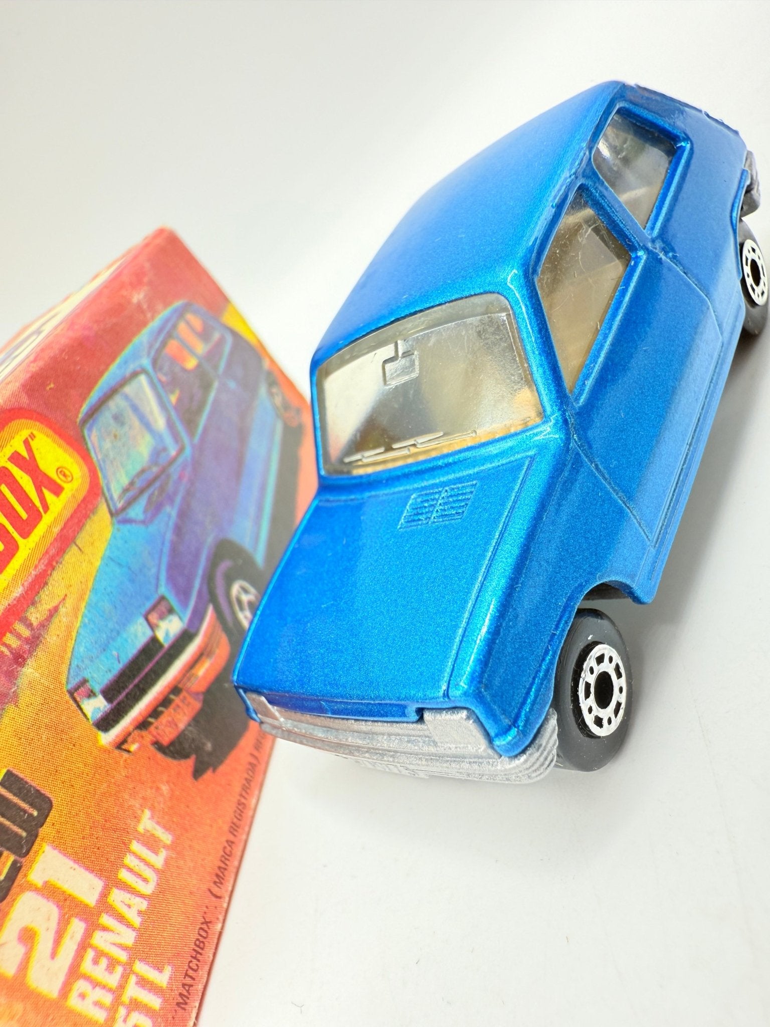 Matchbox Superfast 21 Renault 5TL Light Brown Interior - Magic Matchbox