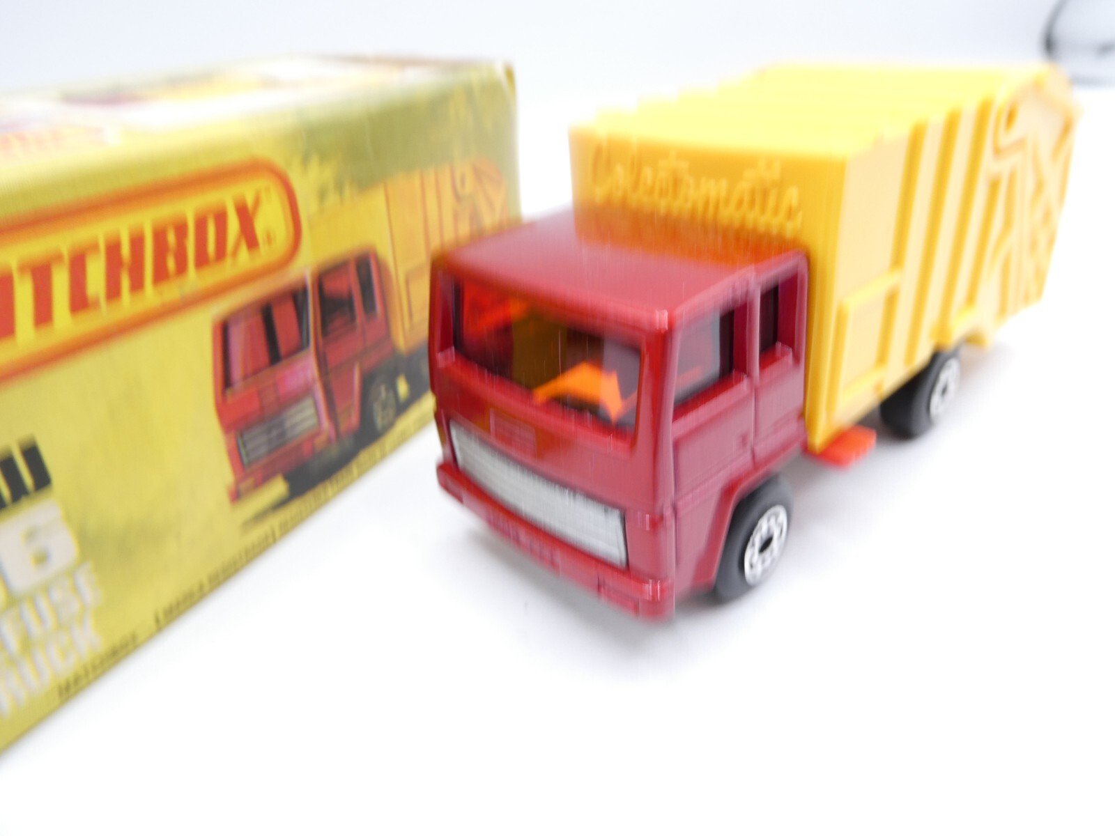 Matchbox Superfast 36 Refuse Truck VN Mint Boxed - Magic Matchbox