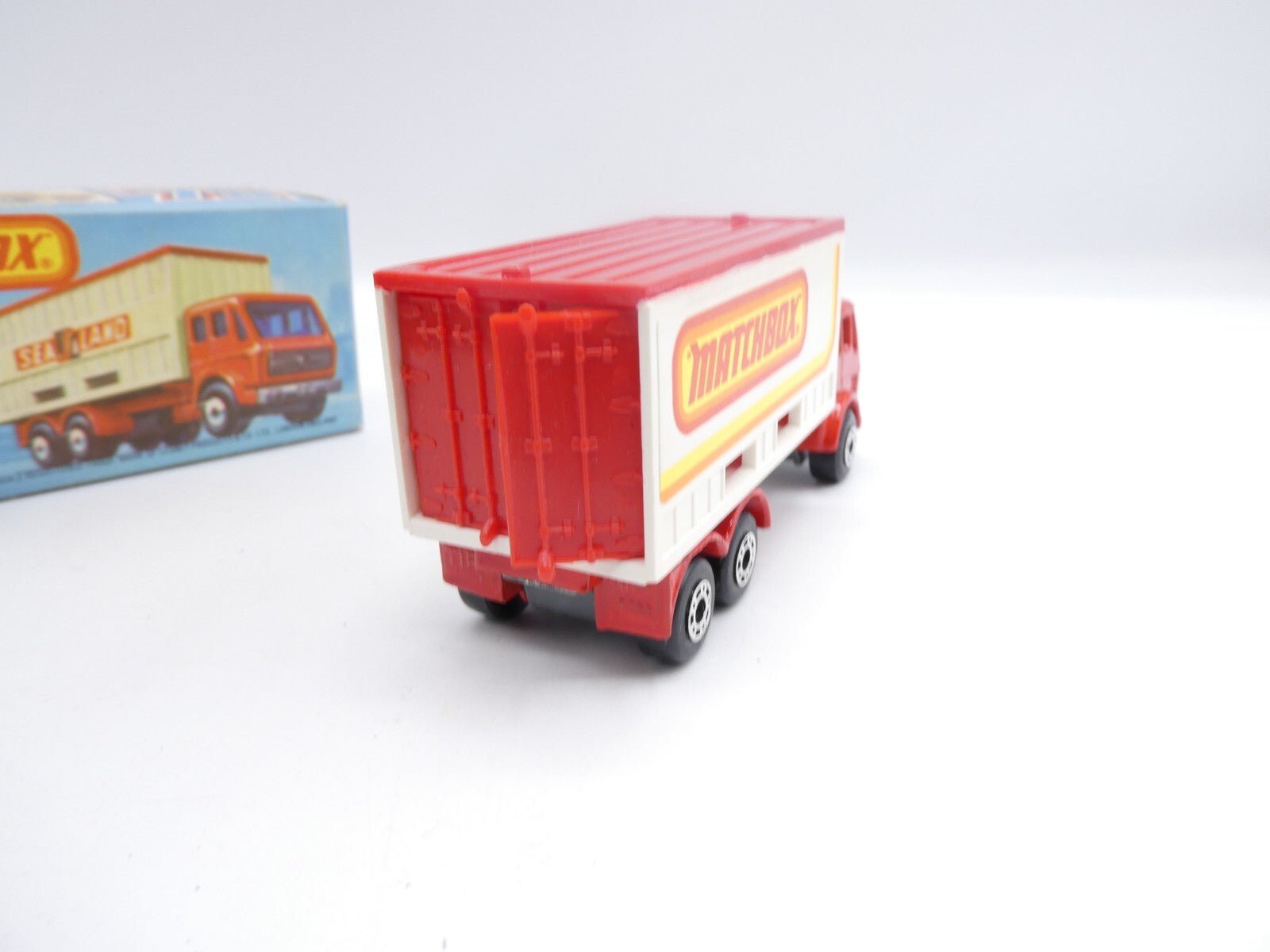 Matchbox Superfast 42 Mercedes Container Truck - Magic Matchbox