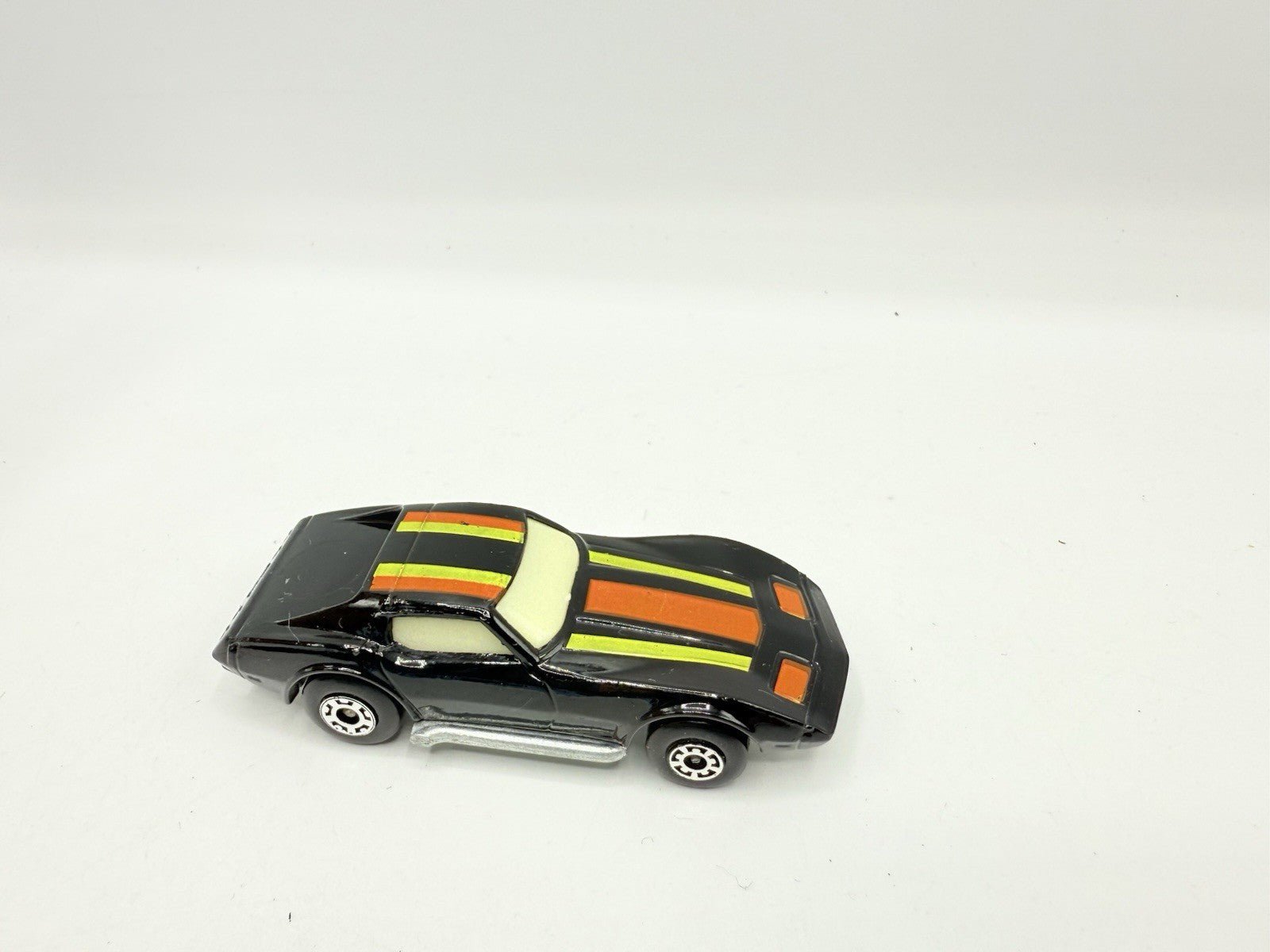 Matchbox Superfast 62 Chevrolet Corvette Opaque Windows & Silver Base VG UB - Magic Matchbox