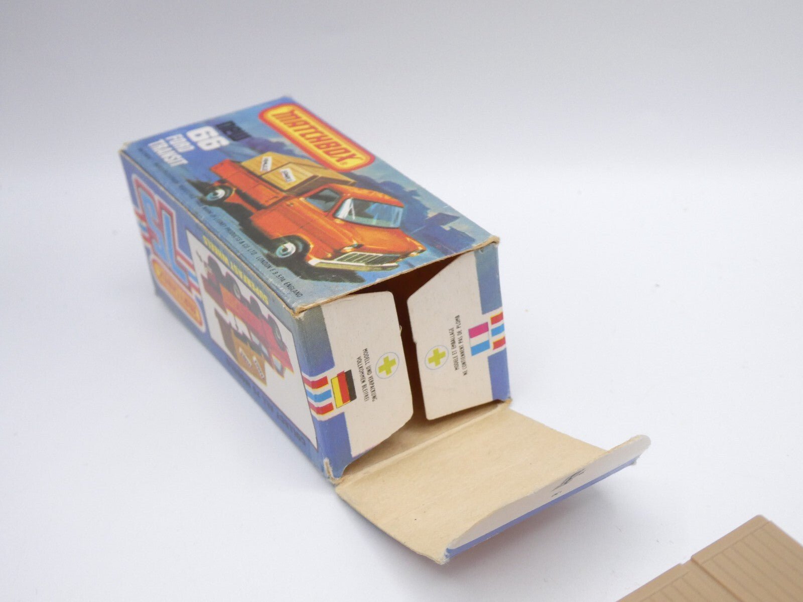 Matchbox Superfast 66 Ford Transit - Magic Matchbox