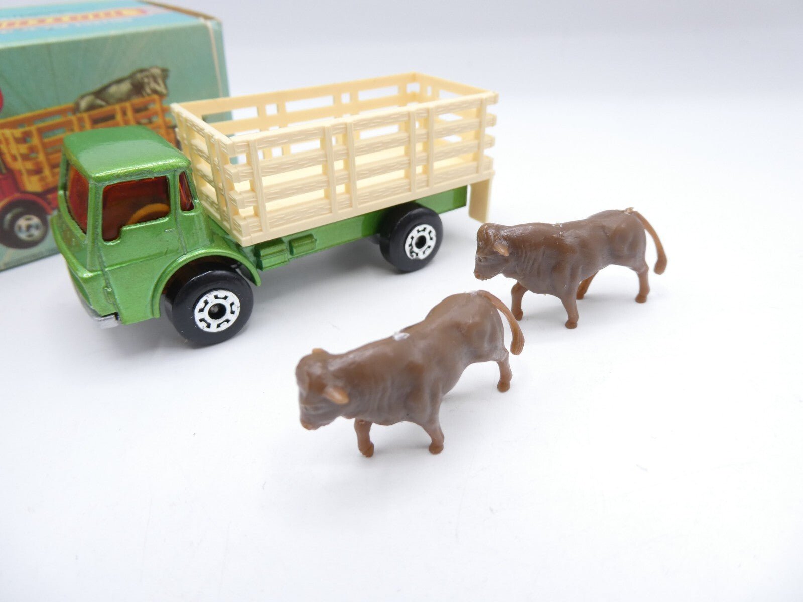 Matchbox Superfast 71 Cattle Truck Pale Green & Brown Cattle - Magic Matchbox