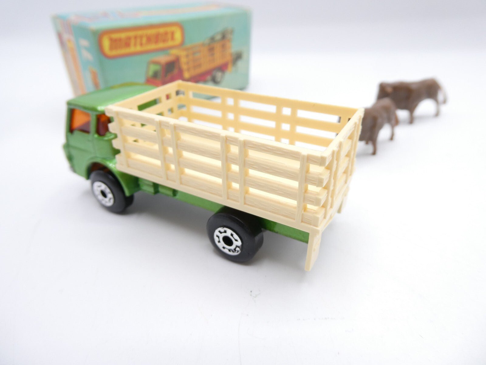 Matchbox Superfast 71 Cattle Truck Pale Green & Brown Cattle - Magic Matchbox